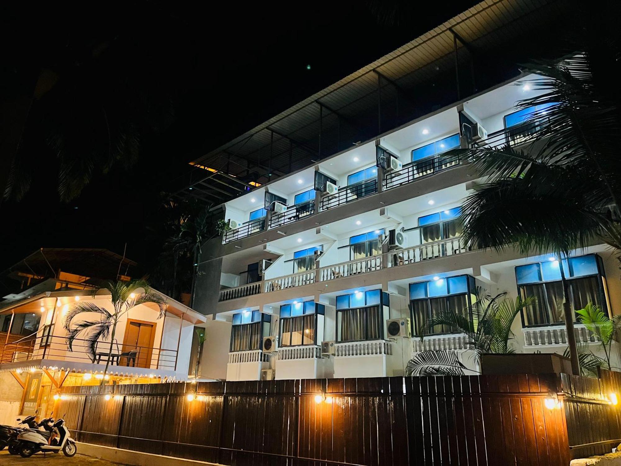 Hotel Pleasure Inn Near Turtle Beach Morjim Manage By Ld Group Of Hospitality Dış mekan fotoğraf